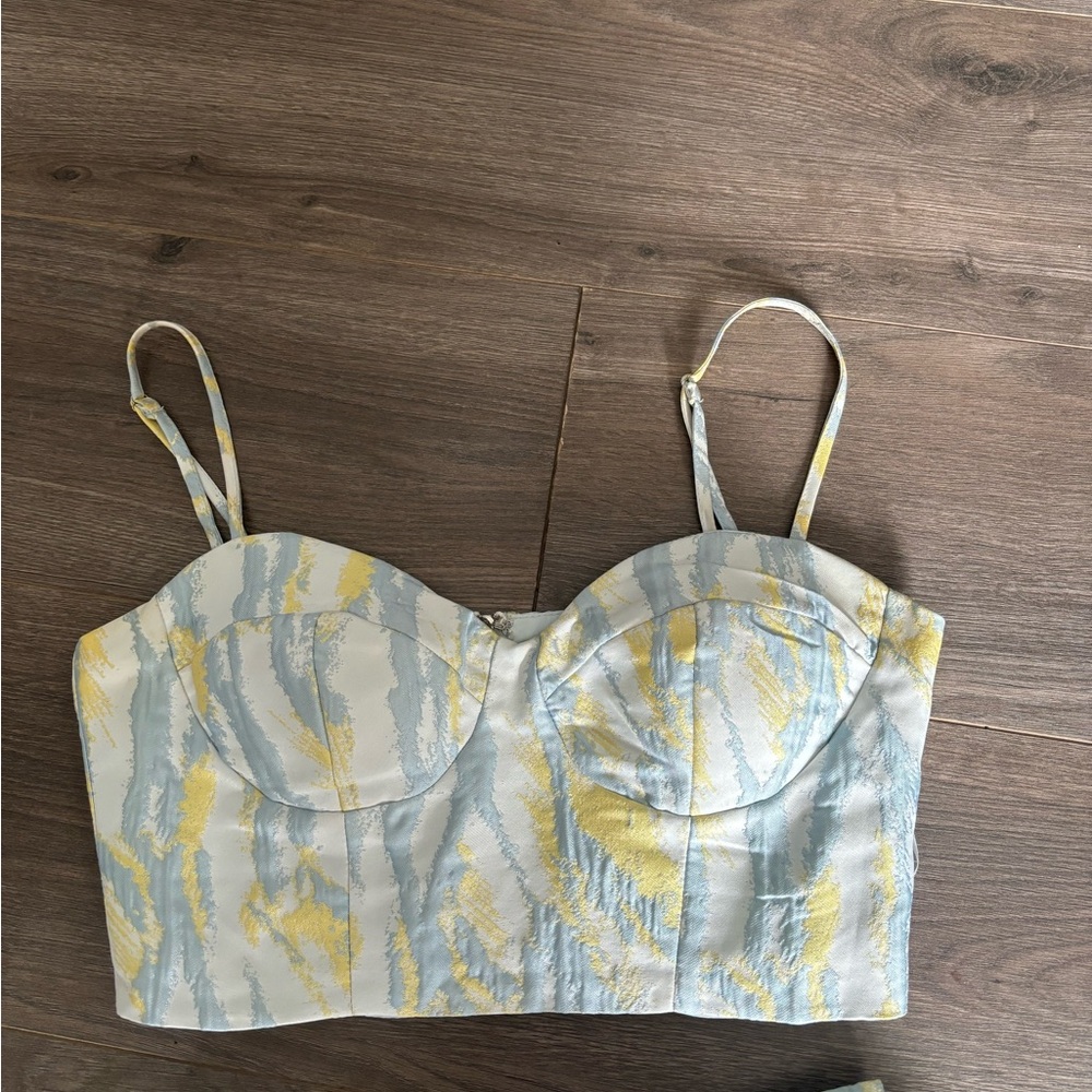 blue and yellow set.